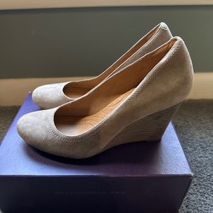 Clark’s indigo wedge heal